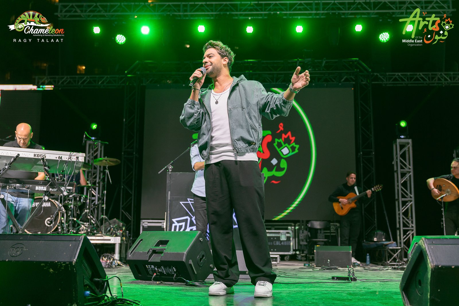 Ahmed Gamal performing on the North America Tour — photo 3