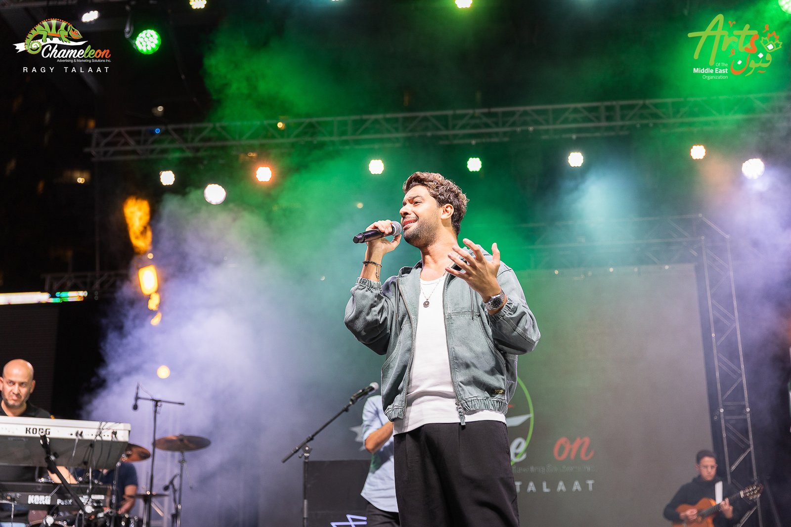 Ahmed Gamal performing on the North America Tour — photo 8