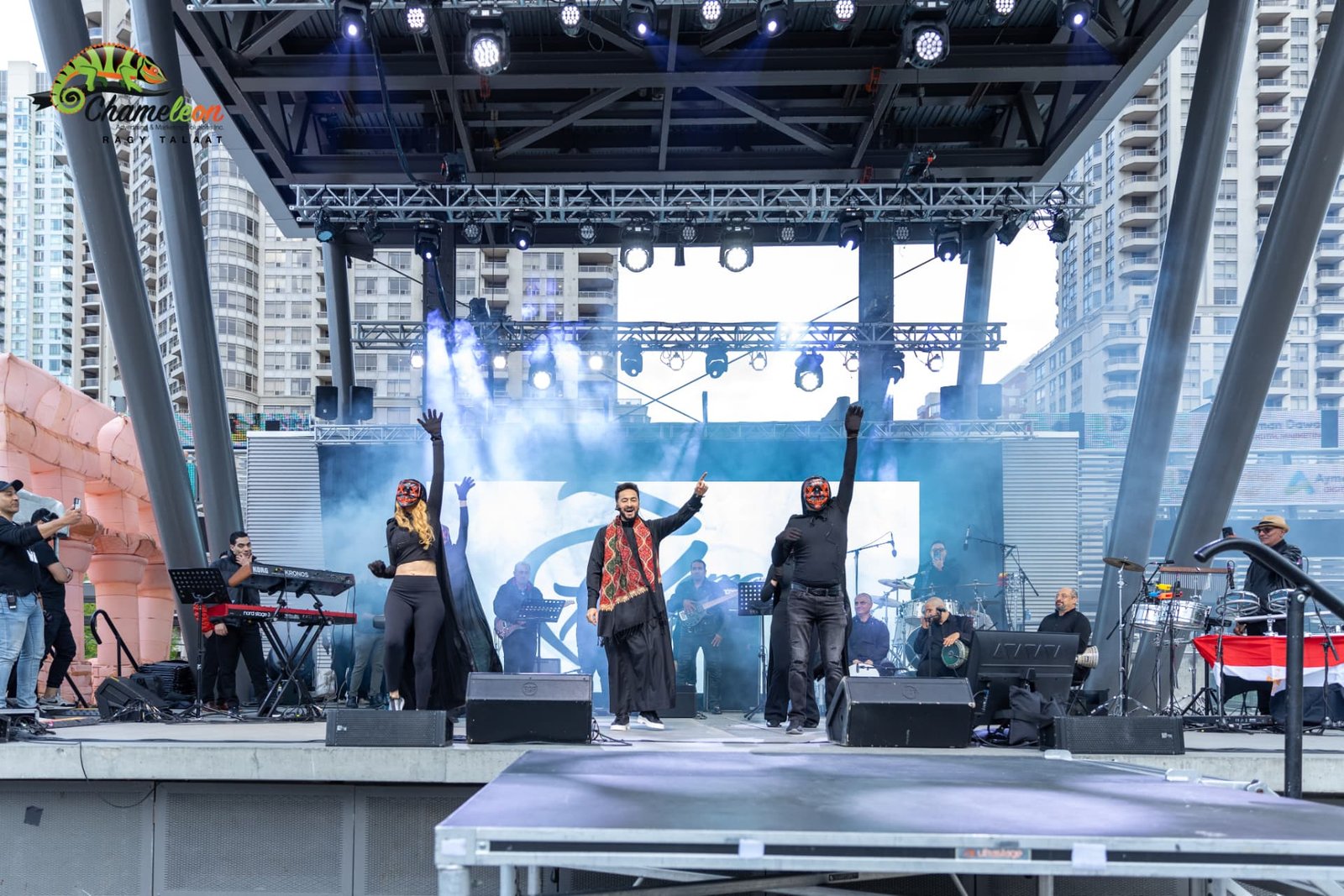 Hamada Helal performing on the North America Tour — photo 2