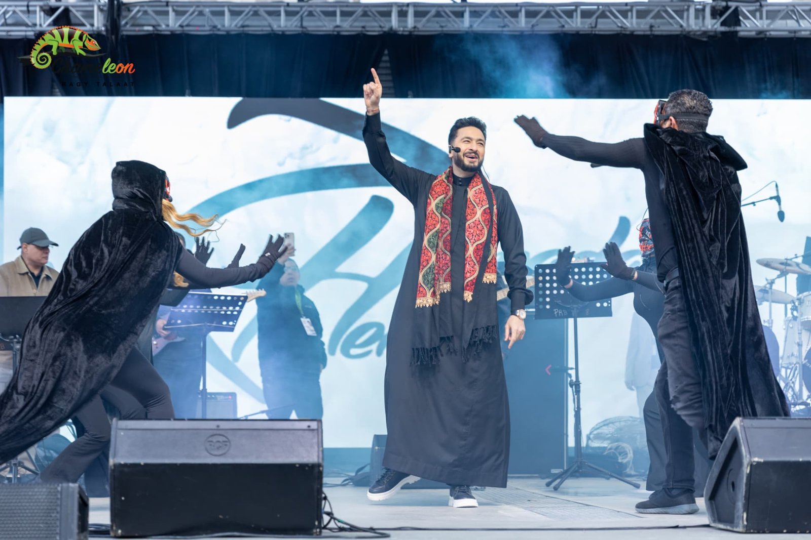 Hamada Helal performing on the North America Tour — photo 4