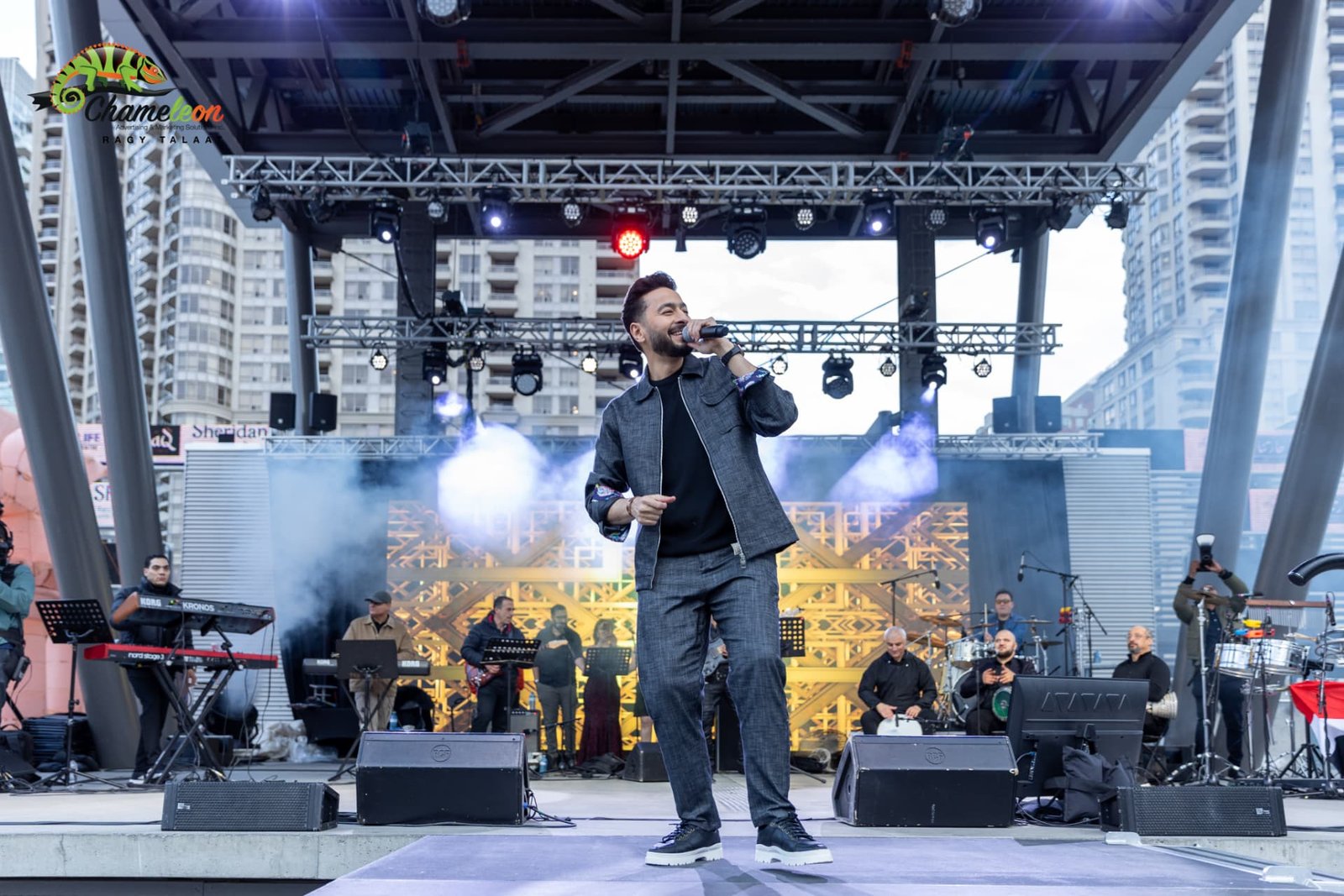 Hamada Helal performing on the North America Tour — photo 5