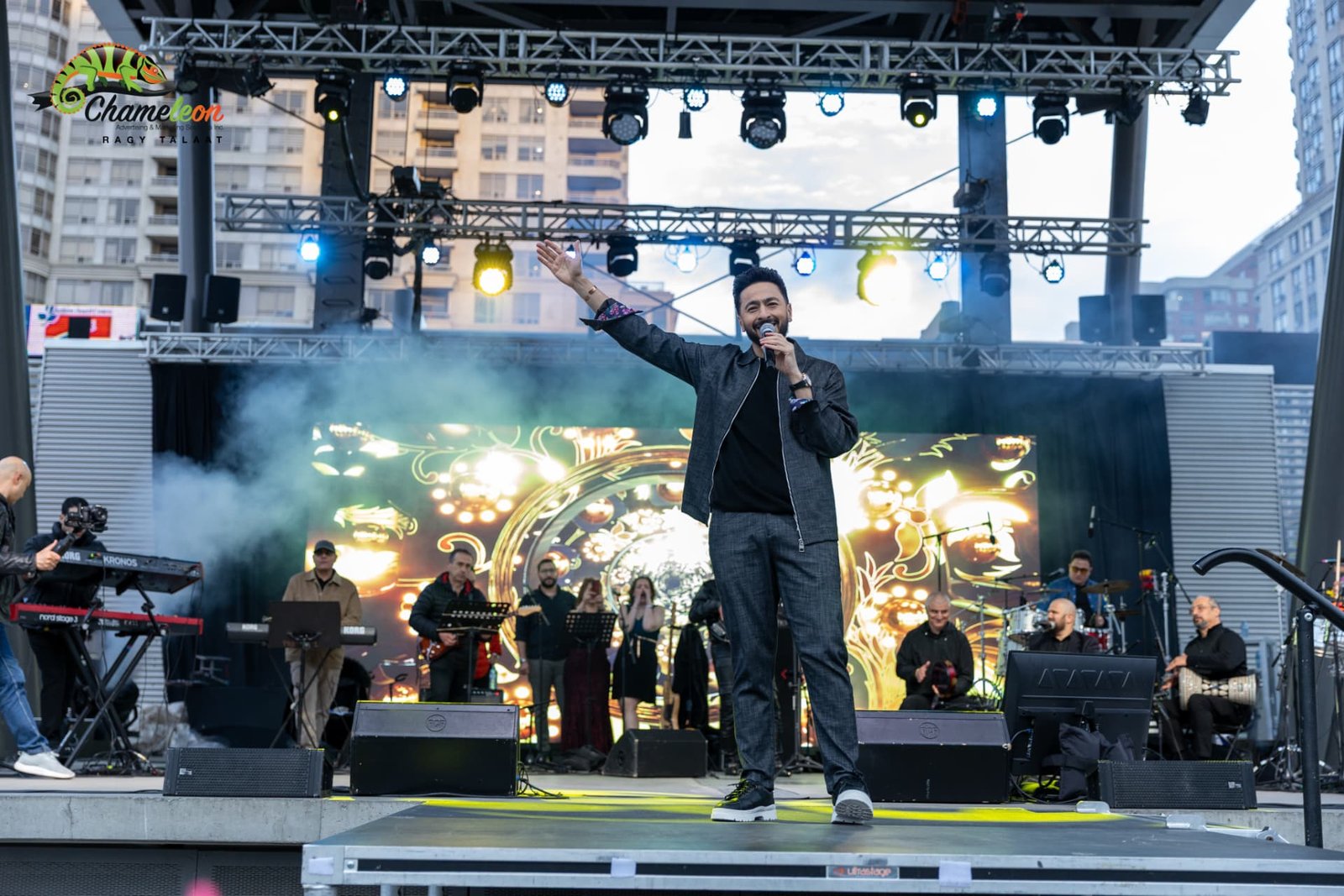 Hamada Helal performing on the North America Tour — photo 7