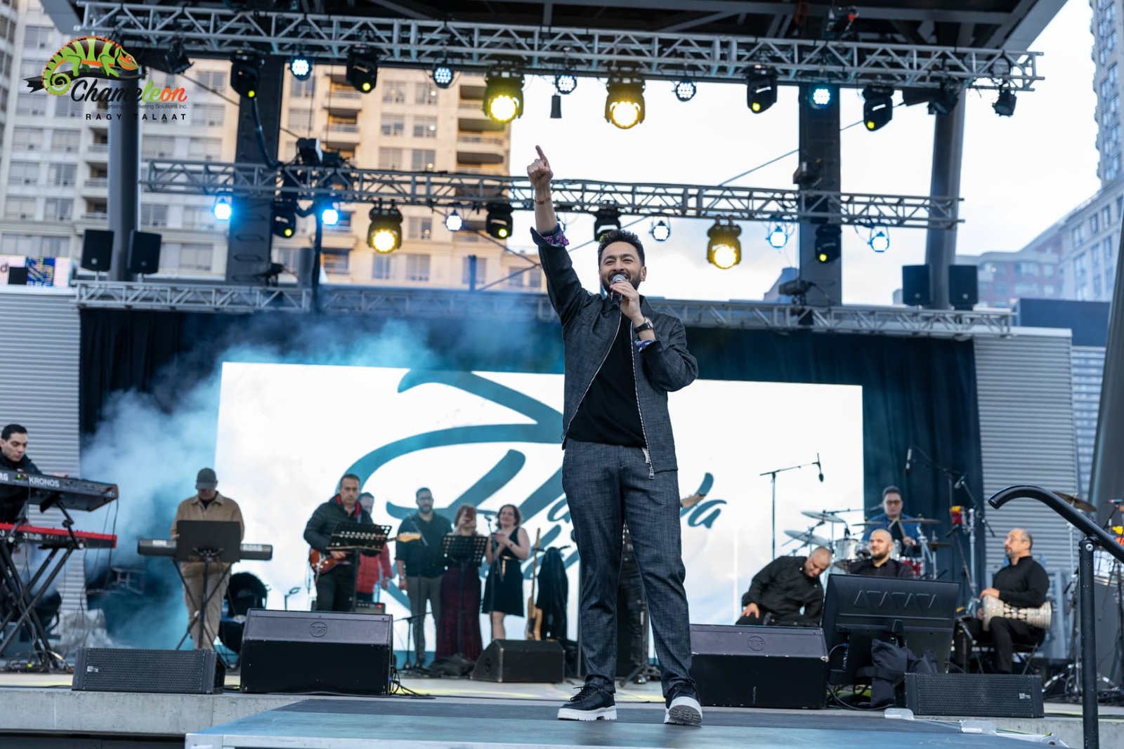 Hamada Helal performing on the North America Tour — photo 8