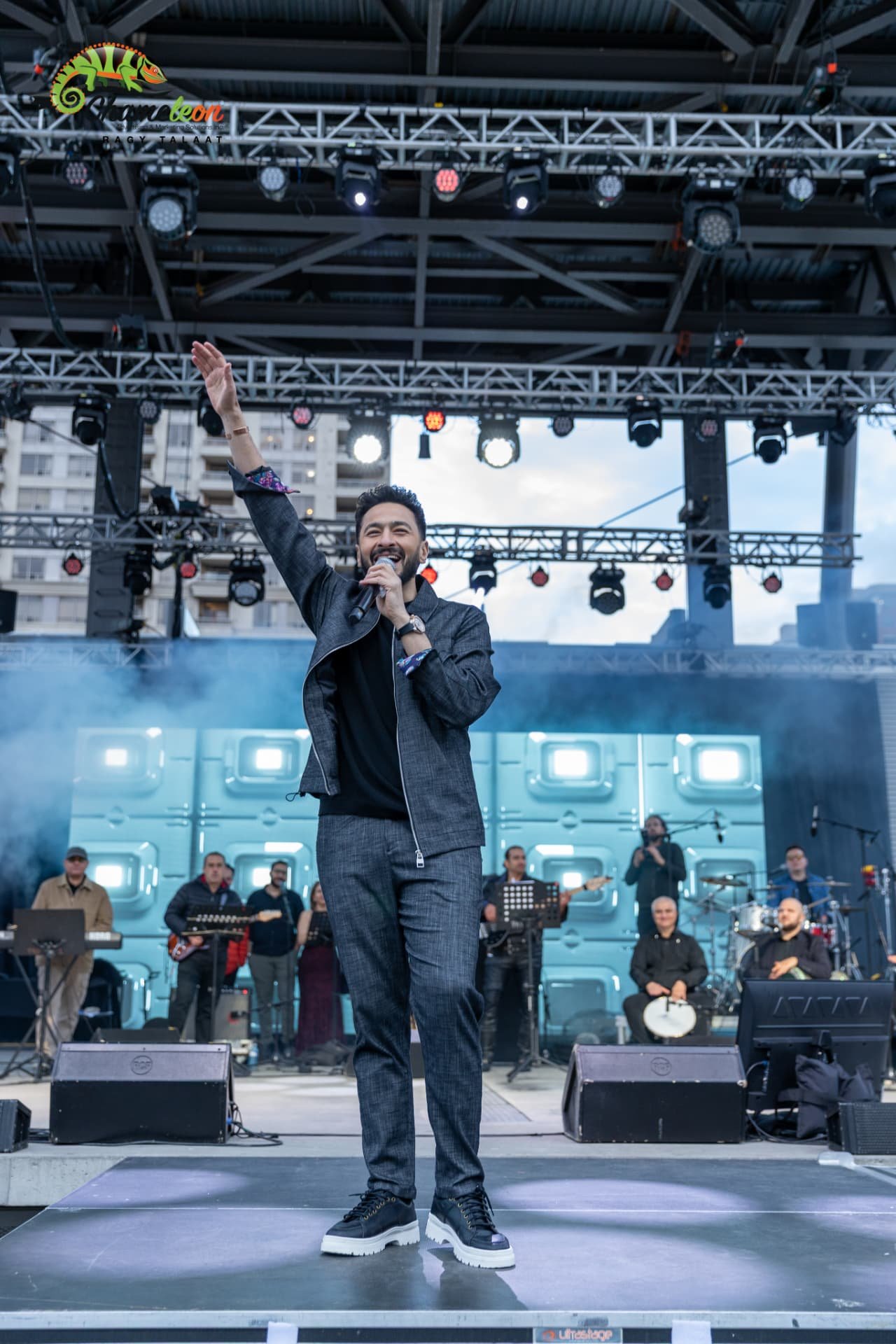 Hamada Helal performing on the North America Tour — photo 9