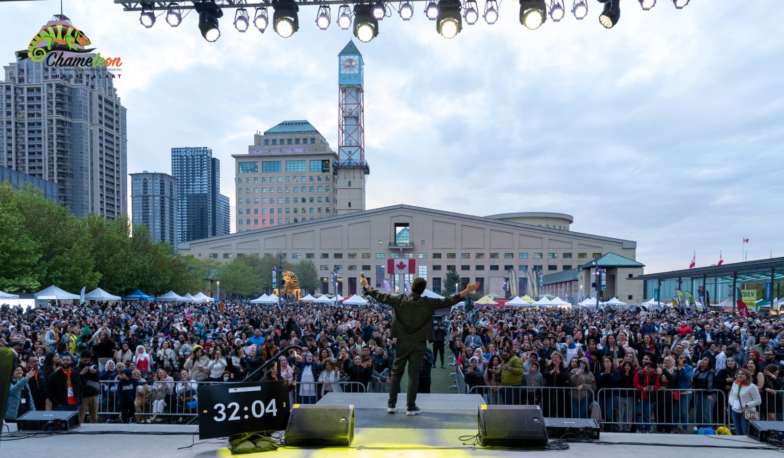 Hamada Helal performing on the North America Tour — photo 12