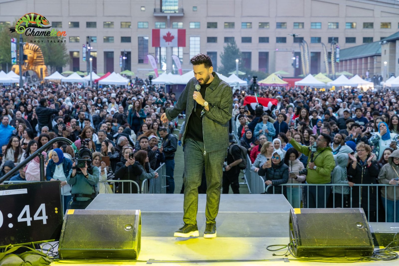 Hamada Helal performing on the North America Tour — photo 14