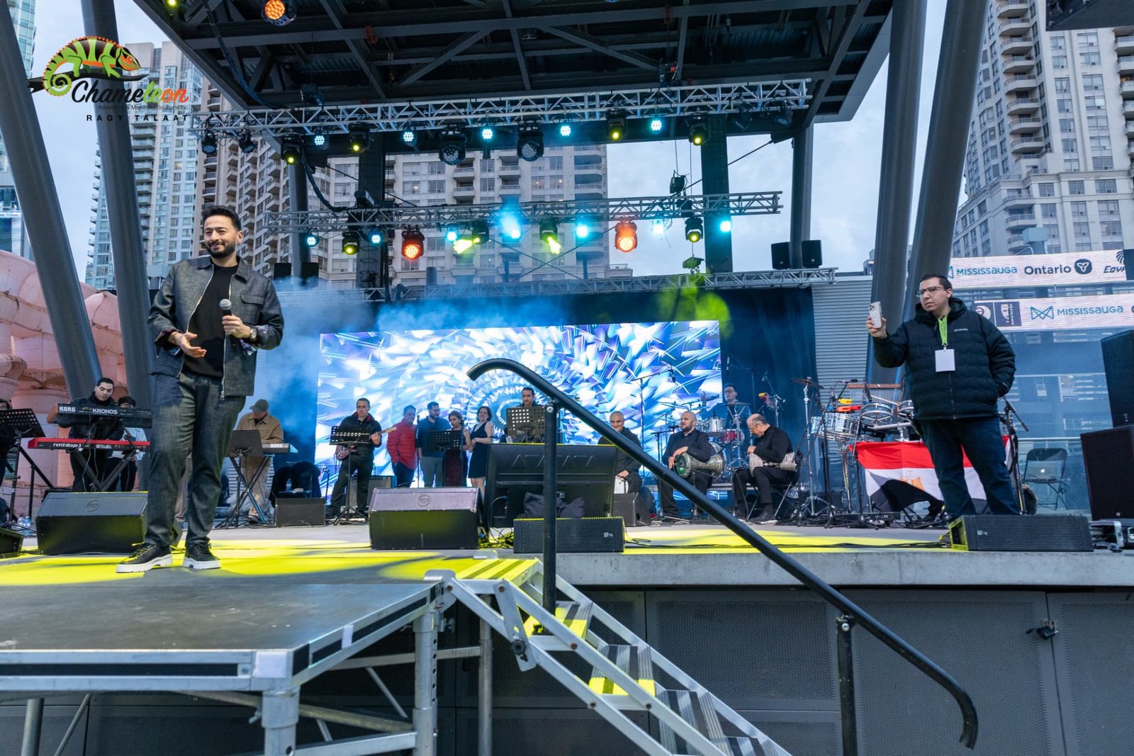 Hamada Helal performing on the North America Tour — photo 15