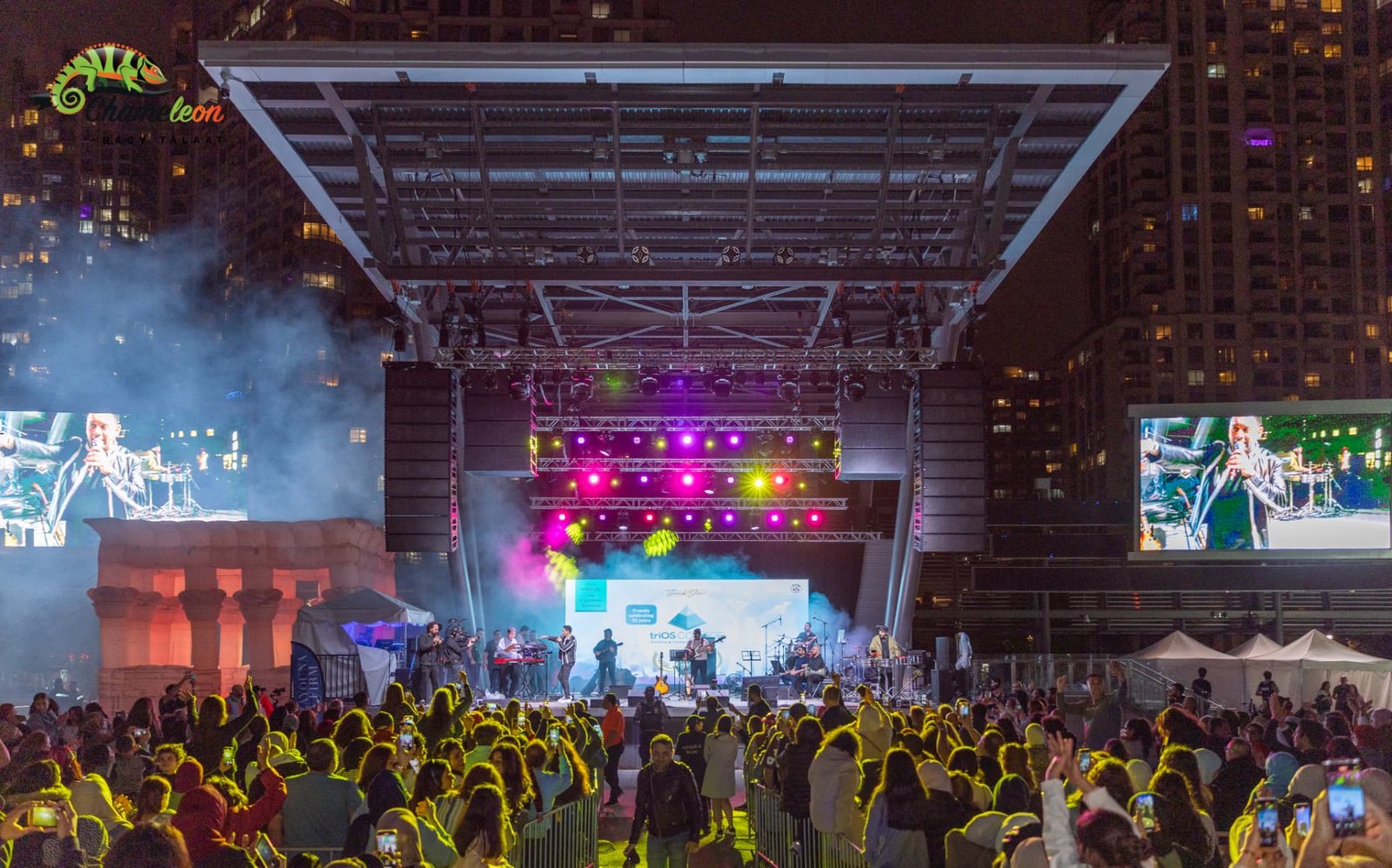 Wide night view of the MEF 1 main stage and crowd