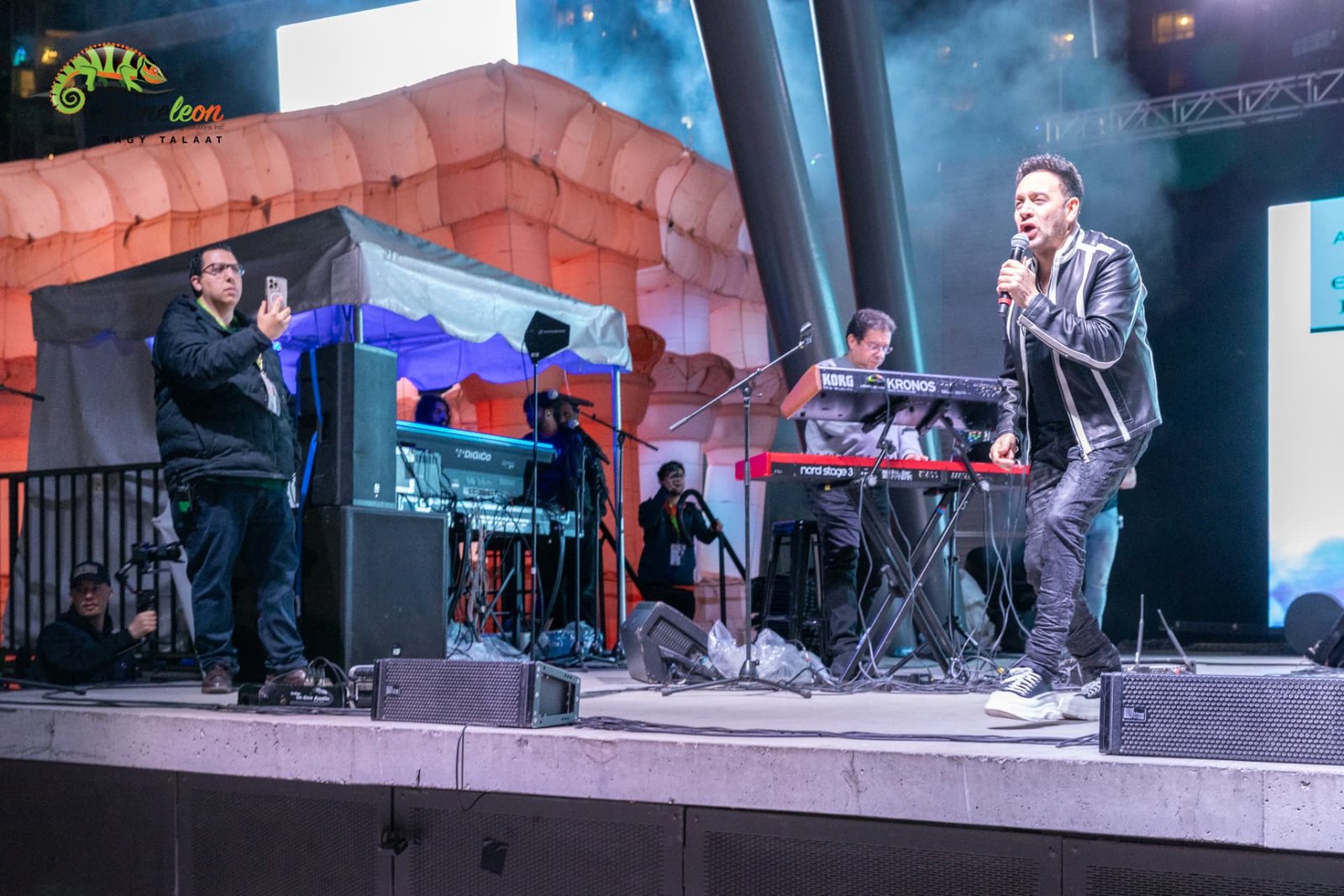 Moustafa Amar performing on the North America Tour — photo 5