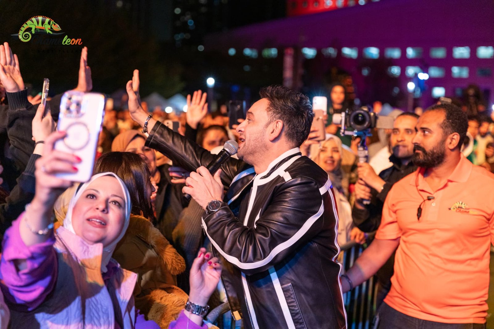 Moustafa Amar performing on the North America Tour — photo 8
