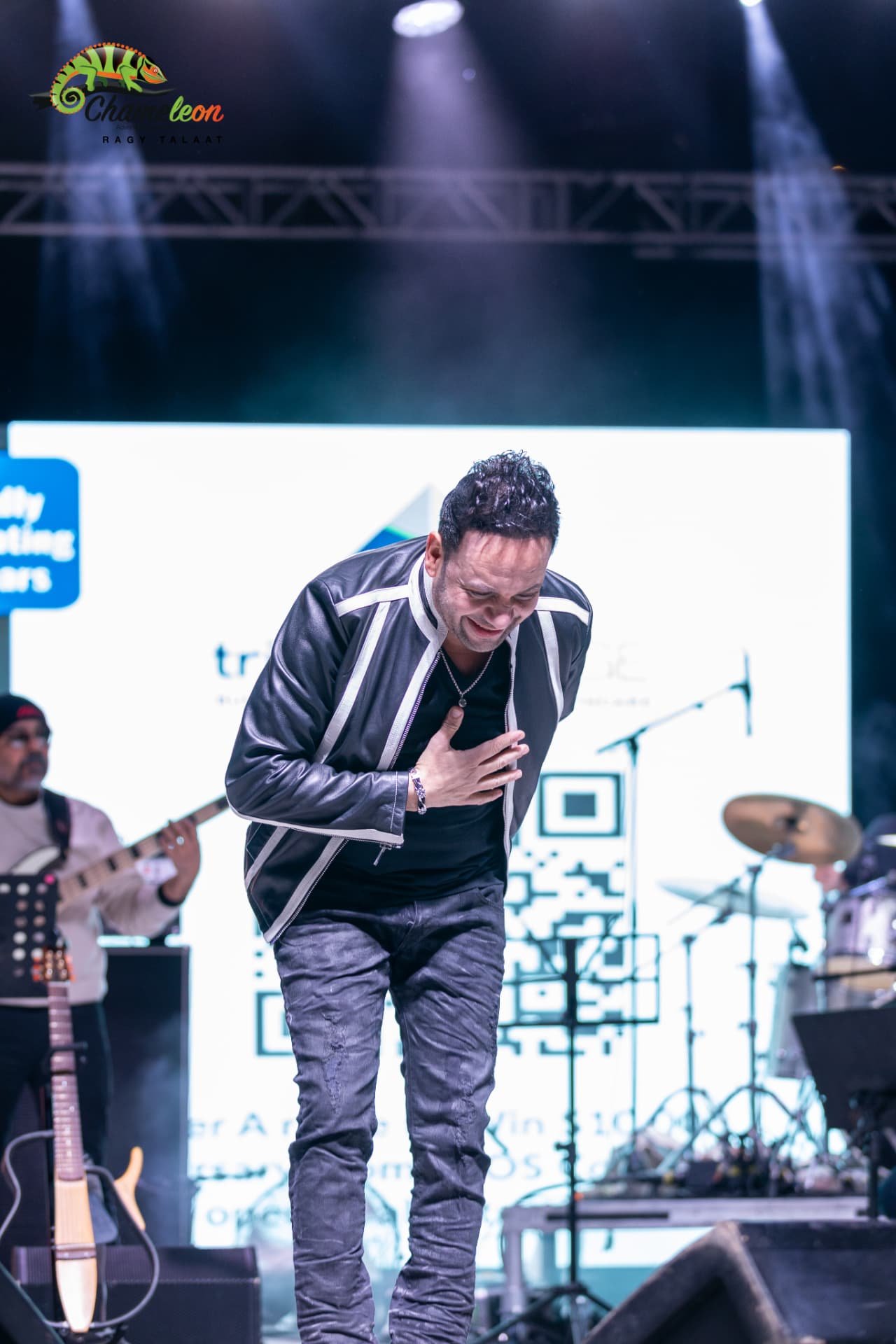Moustafa Amar performing on the North America Tour — photo 16