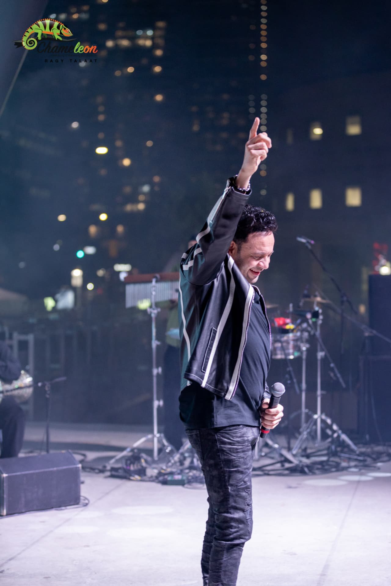 Moustafa Amar performing on the North America Tour — photo 17