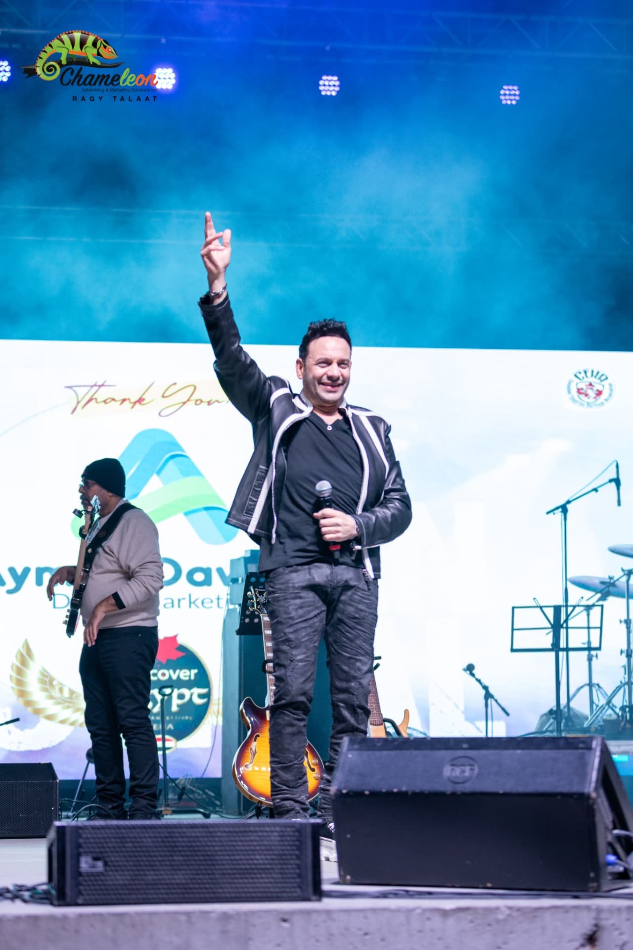 Moustafa Amar performing on the North America Tour — photo 18