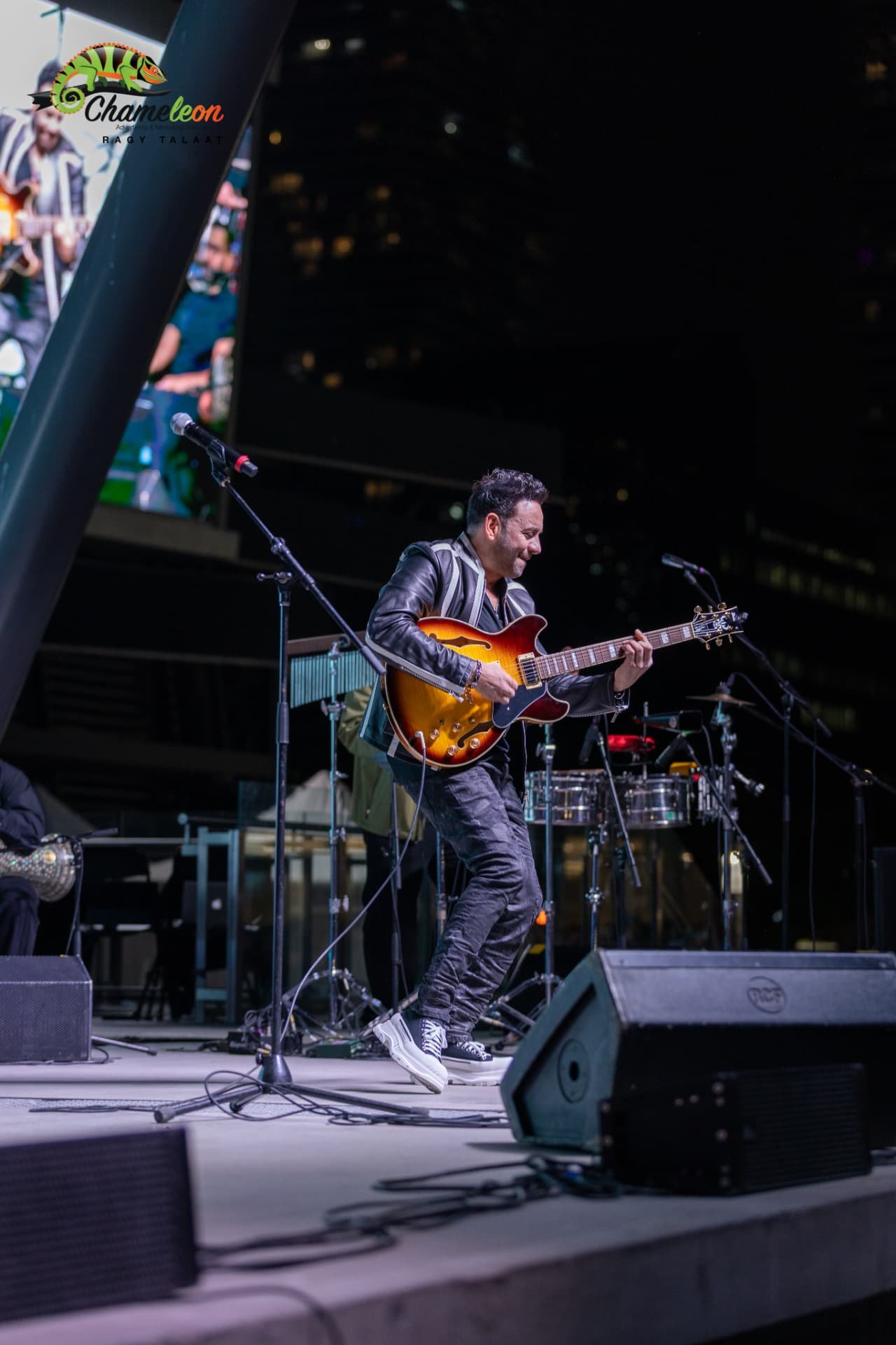 Moustafa Amar performing on the North America Tour — photo 20