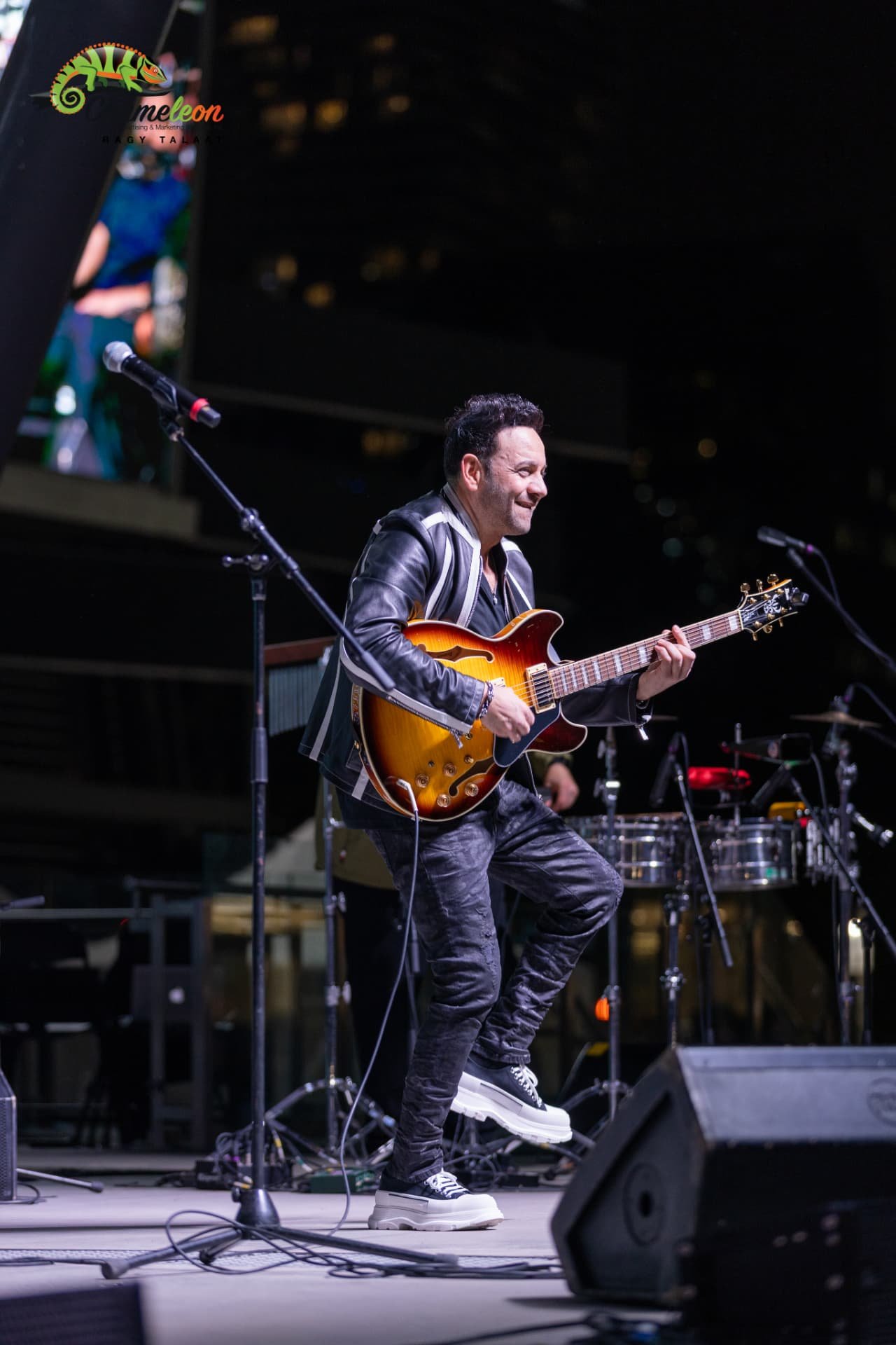 Moustafa Amar performing on the North America Tour — photo 21